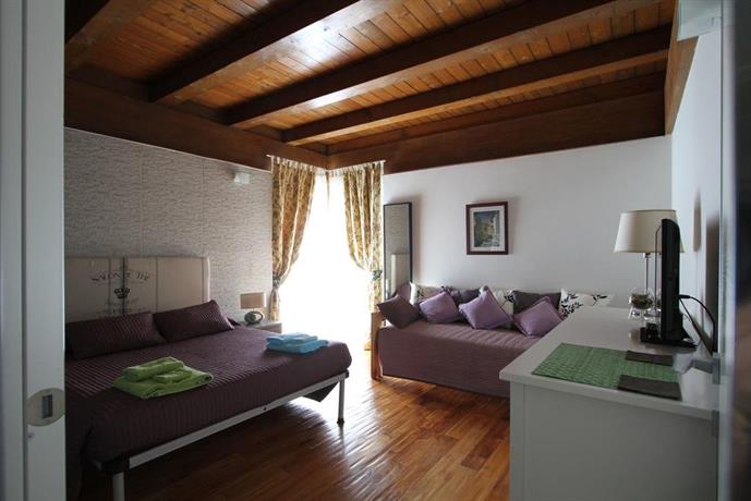 Casale Delle Ronde B&B