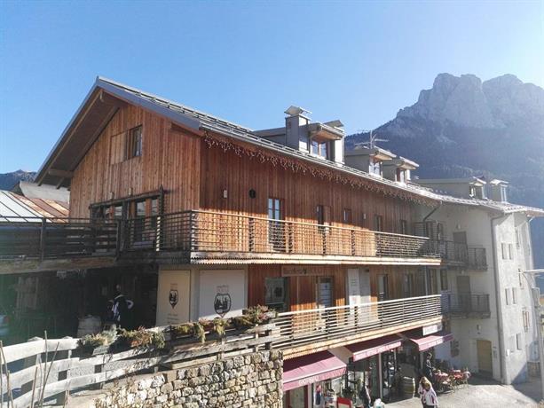 Ciasa Savoy Pian Peccei-Ciampedie Ski Lift Italy thumbnail