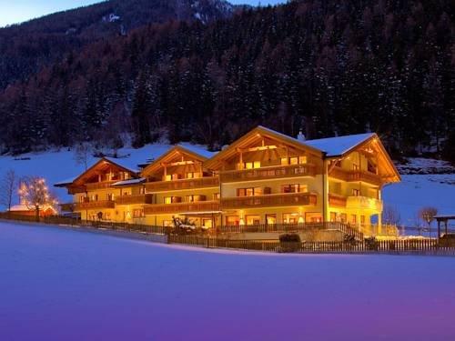 Hotel Martinshof Speikboden Ski Area Italy thumbnail