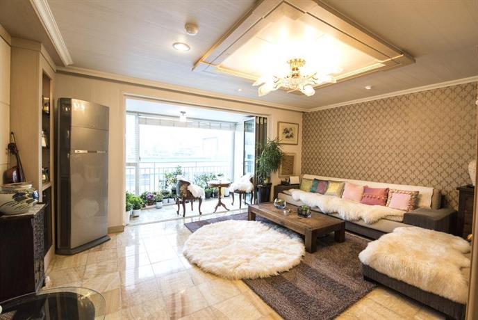 Garosugil Homestay - Female Only