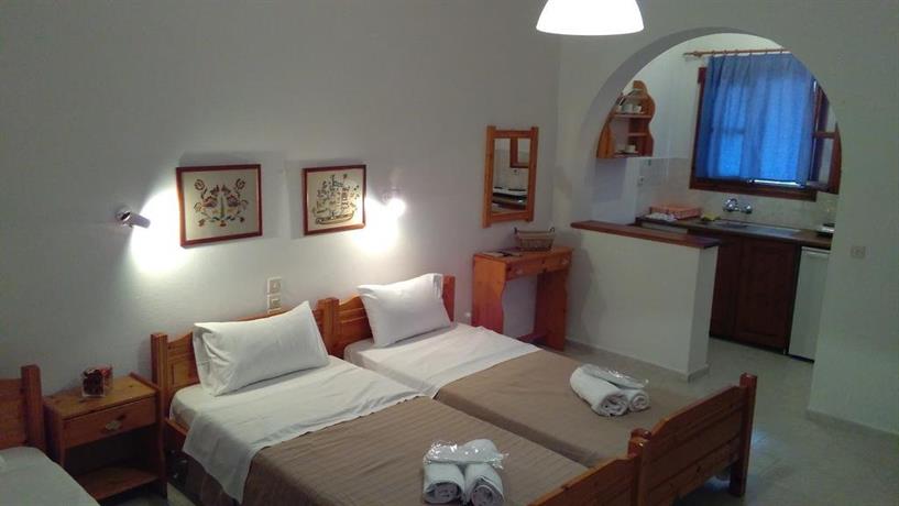 Smaragdi Rooms and Studios