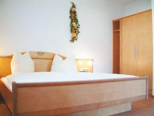 Appartementhaus Bergland Obsteig Austria thumbnail