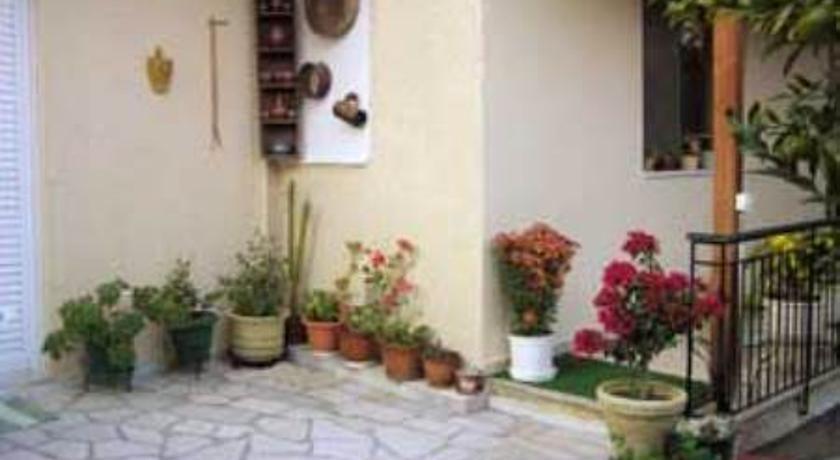 Villa Manolis