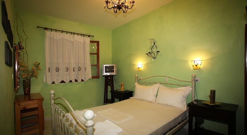Yianna Cottage Studios