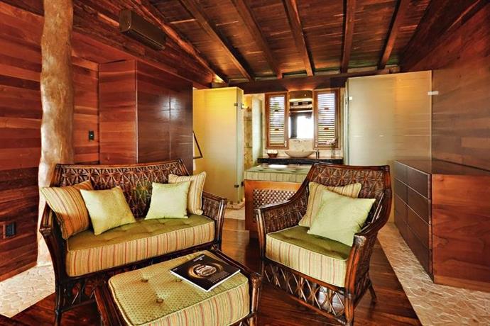 Deluxe Handcrafted 4 Br Oceanfront Treehouse