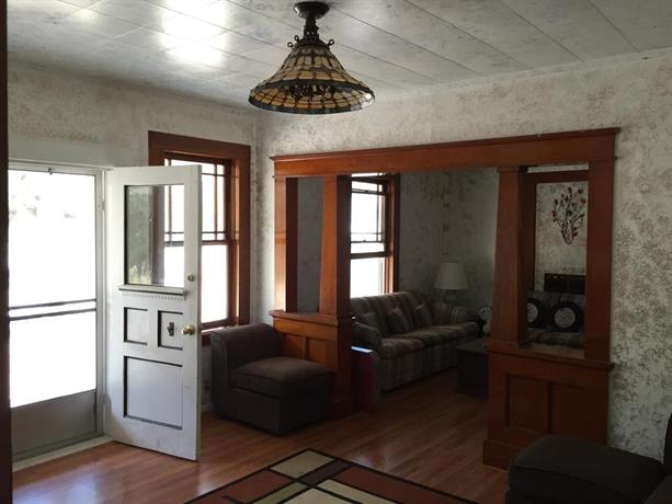 Yosemite International Hostel