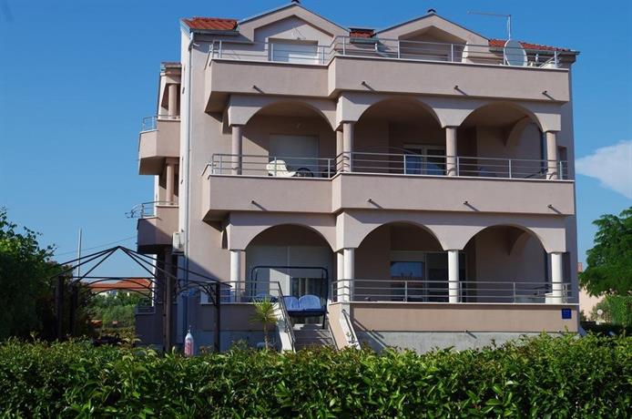 Apartments Tony