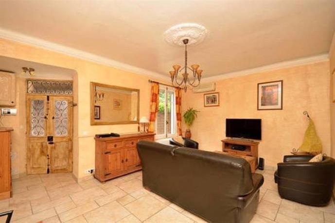 Cosy Antibes villa