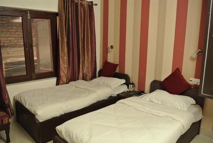 OYO 4945 Abdullah residency