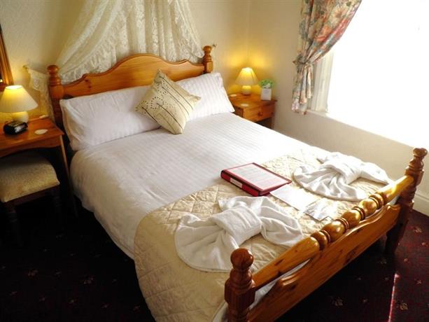 Lynbar Hotel
