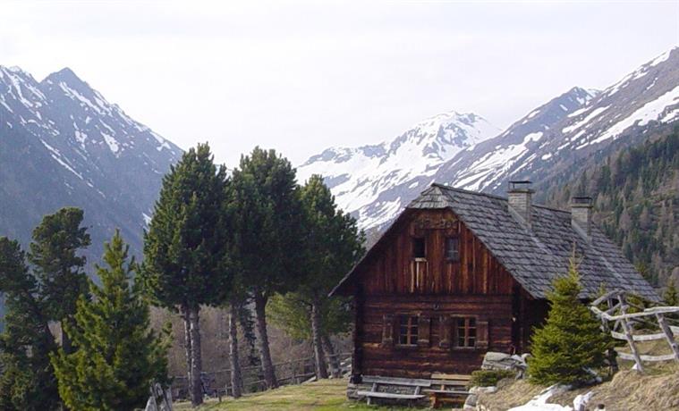 Hoeflhuette Huette Krakauebene Austria thumbnail