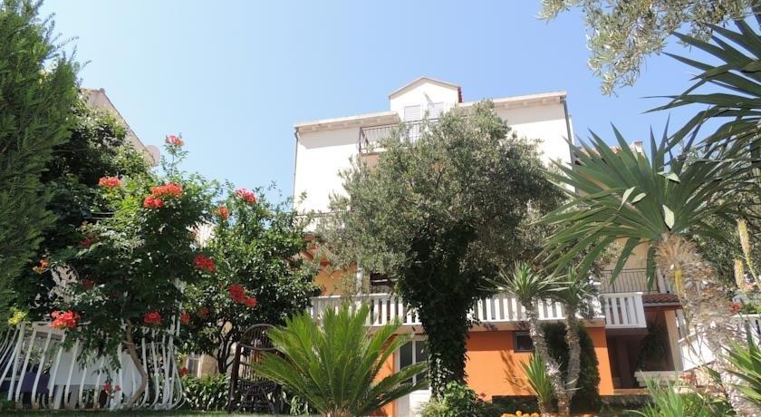 Apartments Travarevic