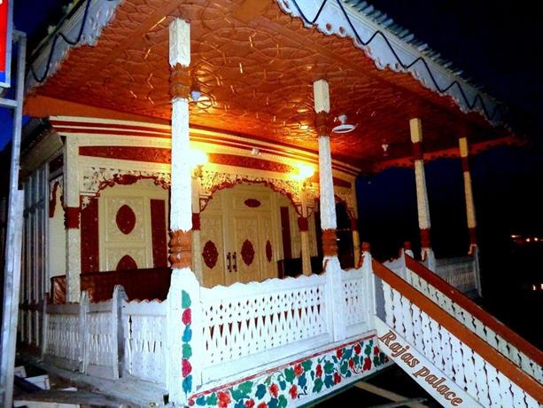 Houseboat Rajas Palace