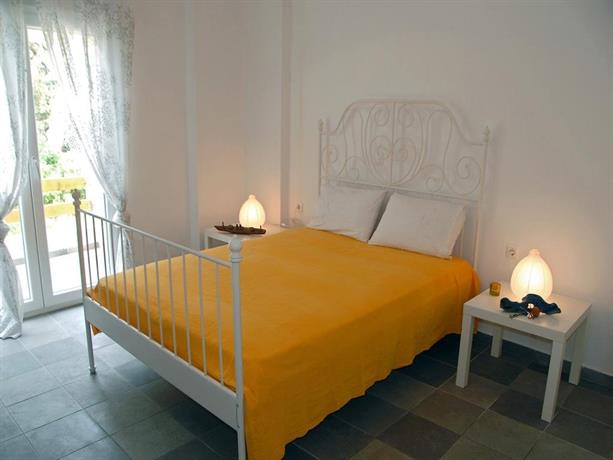 Melinda Holiday House