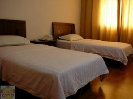 Oriental Pearl Budget Hotel
