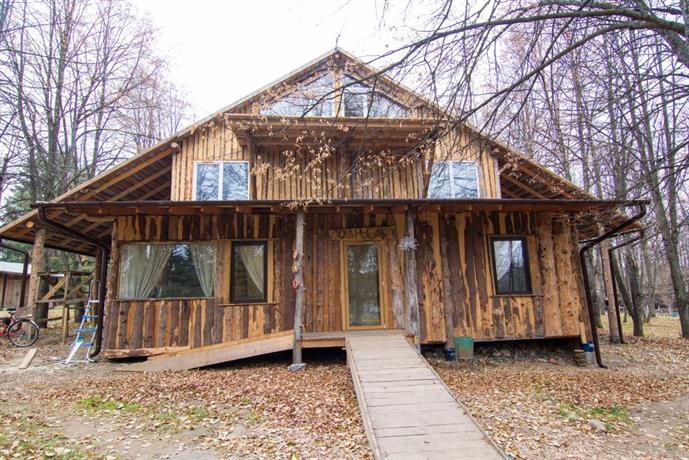 Usad'ba Ryibatskoe Guest House