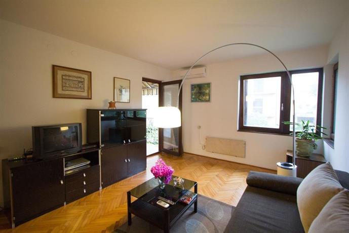 Apartment Cherry
