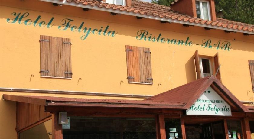 Hotel Felycita Ginepro Ski Lift Italy thumbnail