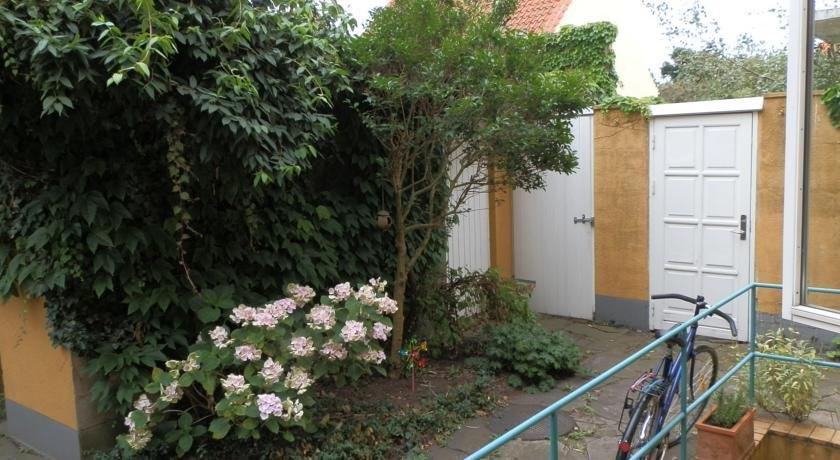 Tvaerstraede Guesthouse