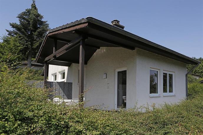 Landhaus-Wald-und-See-1