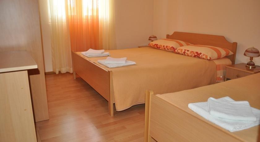 Apartments Zora Vis