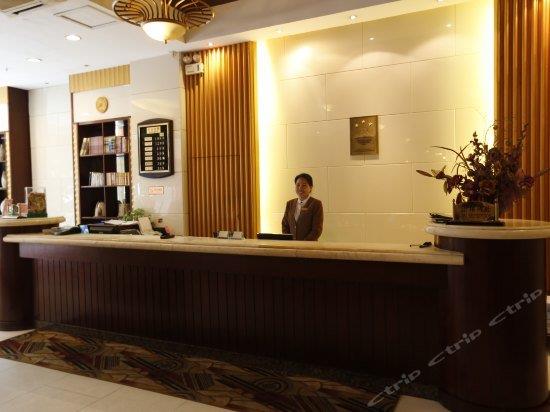 Xinhua Hotel