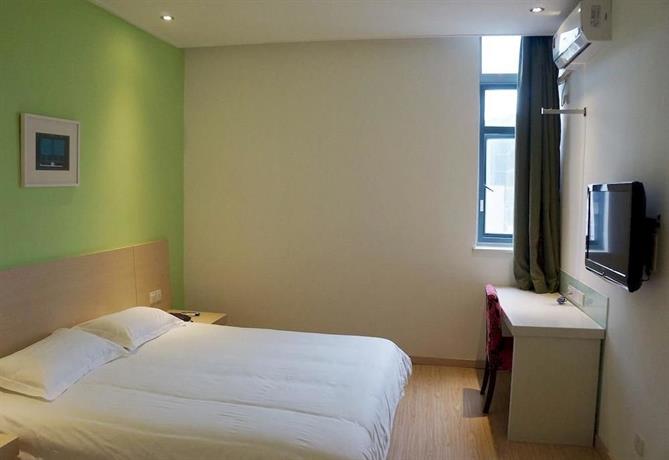 莫泰上海惠南镇中心乐购店