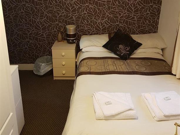 The Avari Beach Hotel