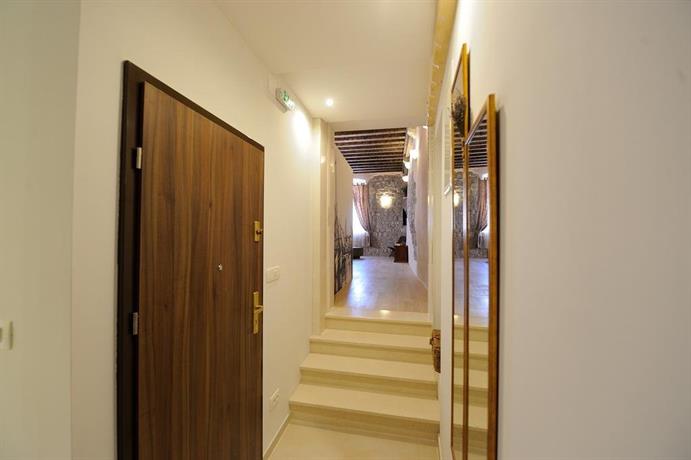 Desiderata Studio Apartment
