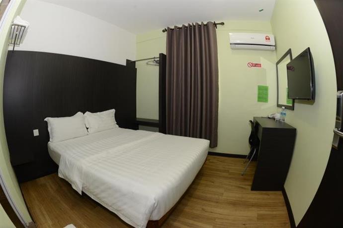 OYO 43990 Sunshine Inn