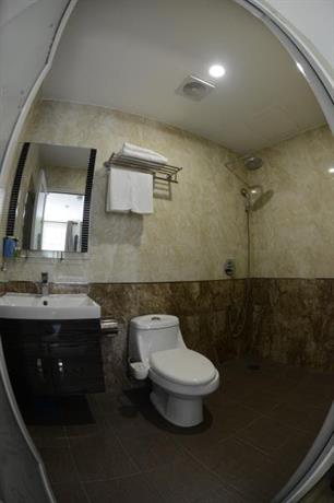 OYO 43990 Sunshine Inn