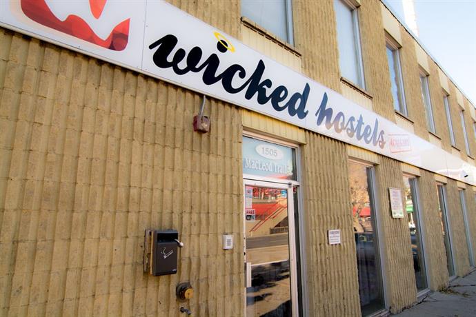 Wicked Hostels - Calgary Burns Building Canada thumbnail
