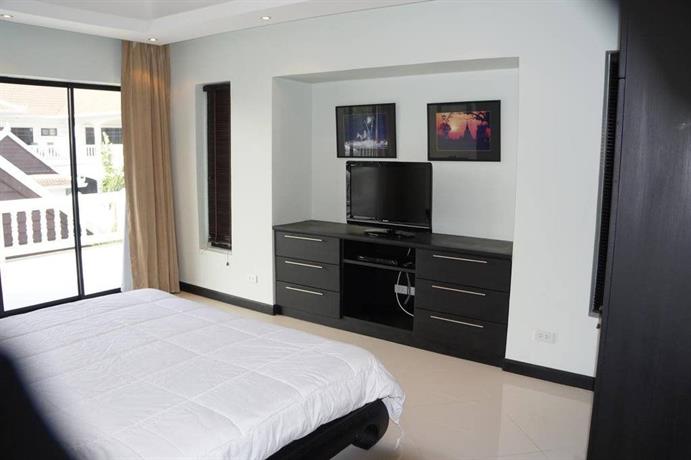 4 Bedroom Villa In Pattaya Beachfront