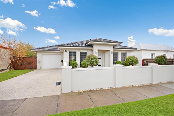 Photo: Central Warrnambool Townhouse