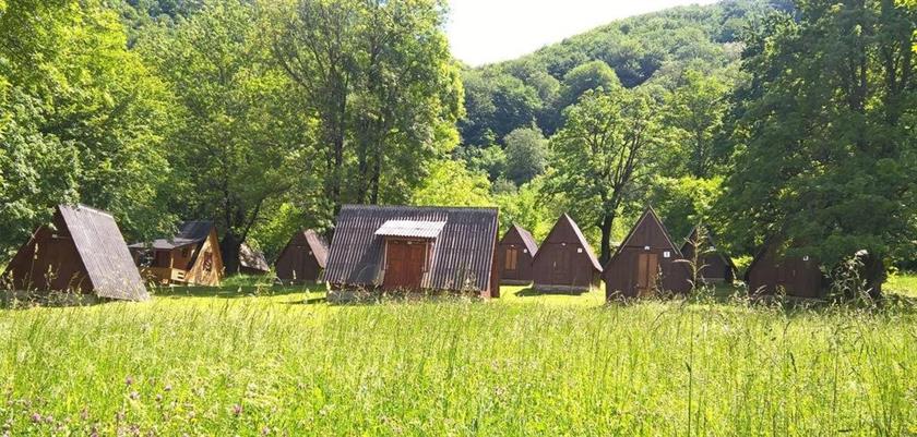 Camp Borasnica Bungalows