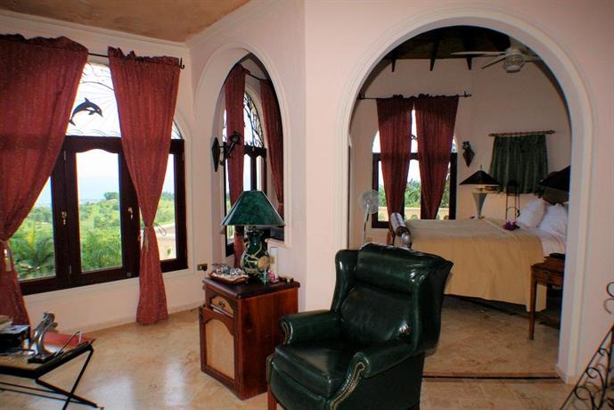 Golden Dolphin Villa