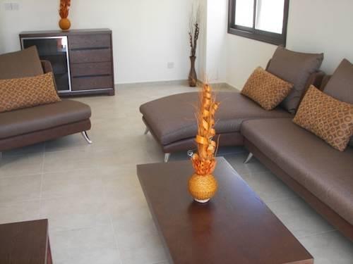 Modern 3 bedroom villa pool and close to golf course