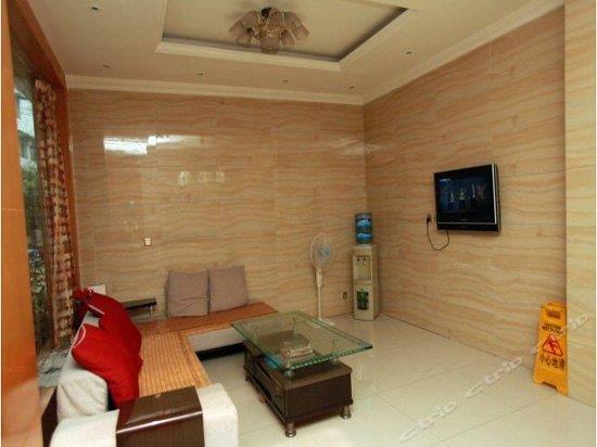Xinhong Business Hotel