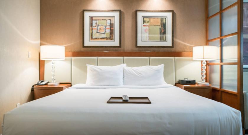 888 One Bedroom Balcony Suite At Signature Condo Hotel Las Vegas