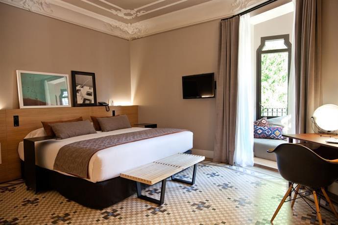 Alexandra Barcelona Hotel Curio Collection by Hilton