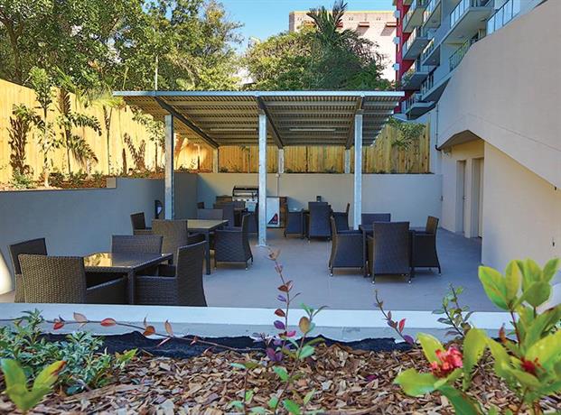 Gladstone Central Plaza Apartment Hotel