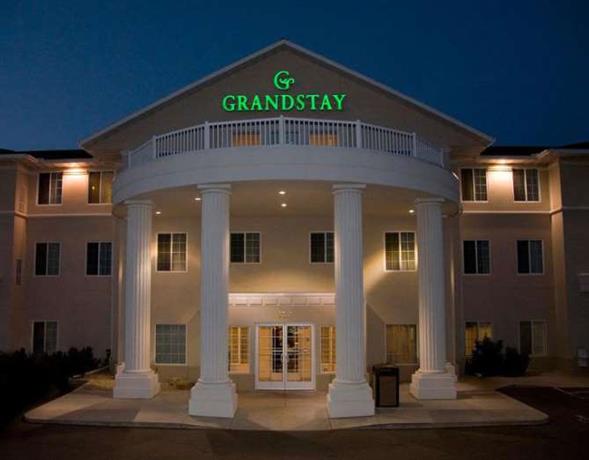 GrandStay Residential Suites - Madison East
