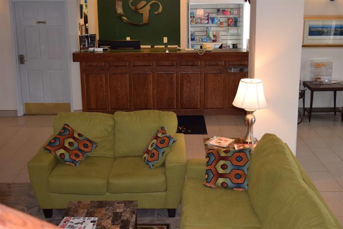 GrandStay Residential Suites - Madison East