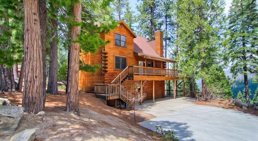 Yosemite's Scenic Wonders - 6BR/4BA Tri-Level Home