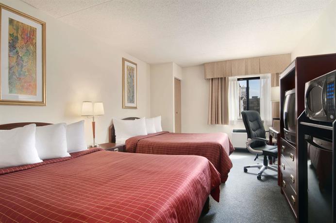 Travelodge by Wyndham Edmonton South