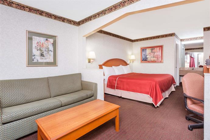 Travelodge by Wyndham Chattanooga Hamilton Place