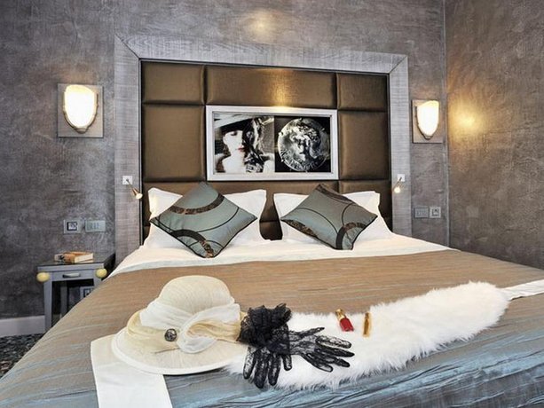 Hotel des Champs-Elysees