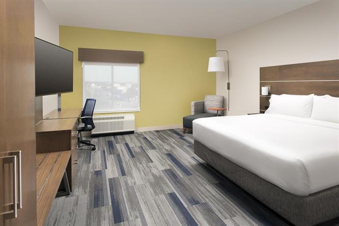 Holiday Inn Express & Suites San Antonio North-Windcrest