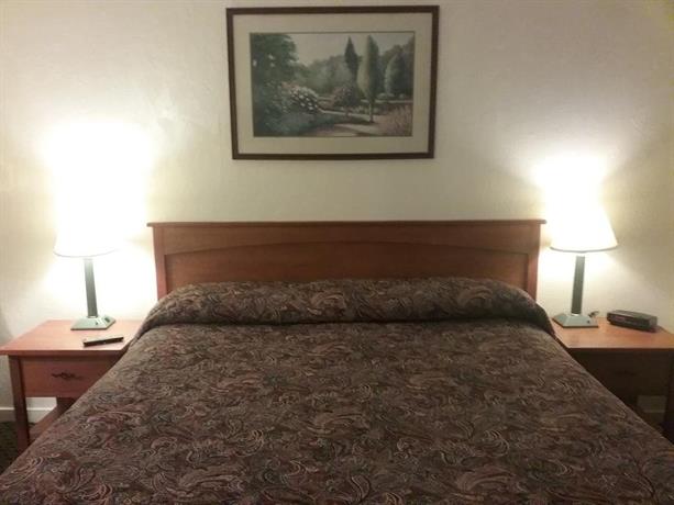 Cedar Lodge Dunsmuir