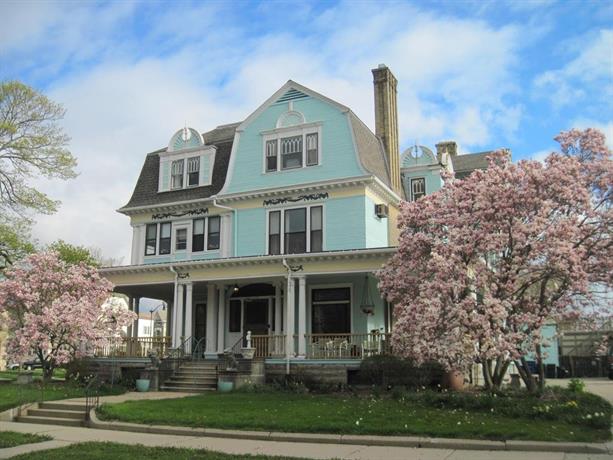 Christmas House Bed & Breakfast